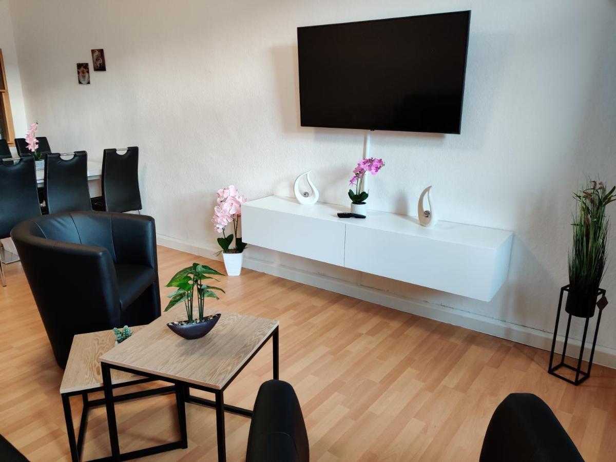 Family Apartments Salzhausblick: Central City Apartments with Hotel-Quality Beds Zittau Exterior photo