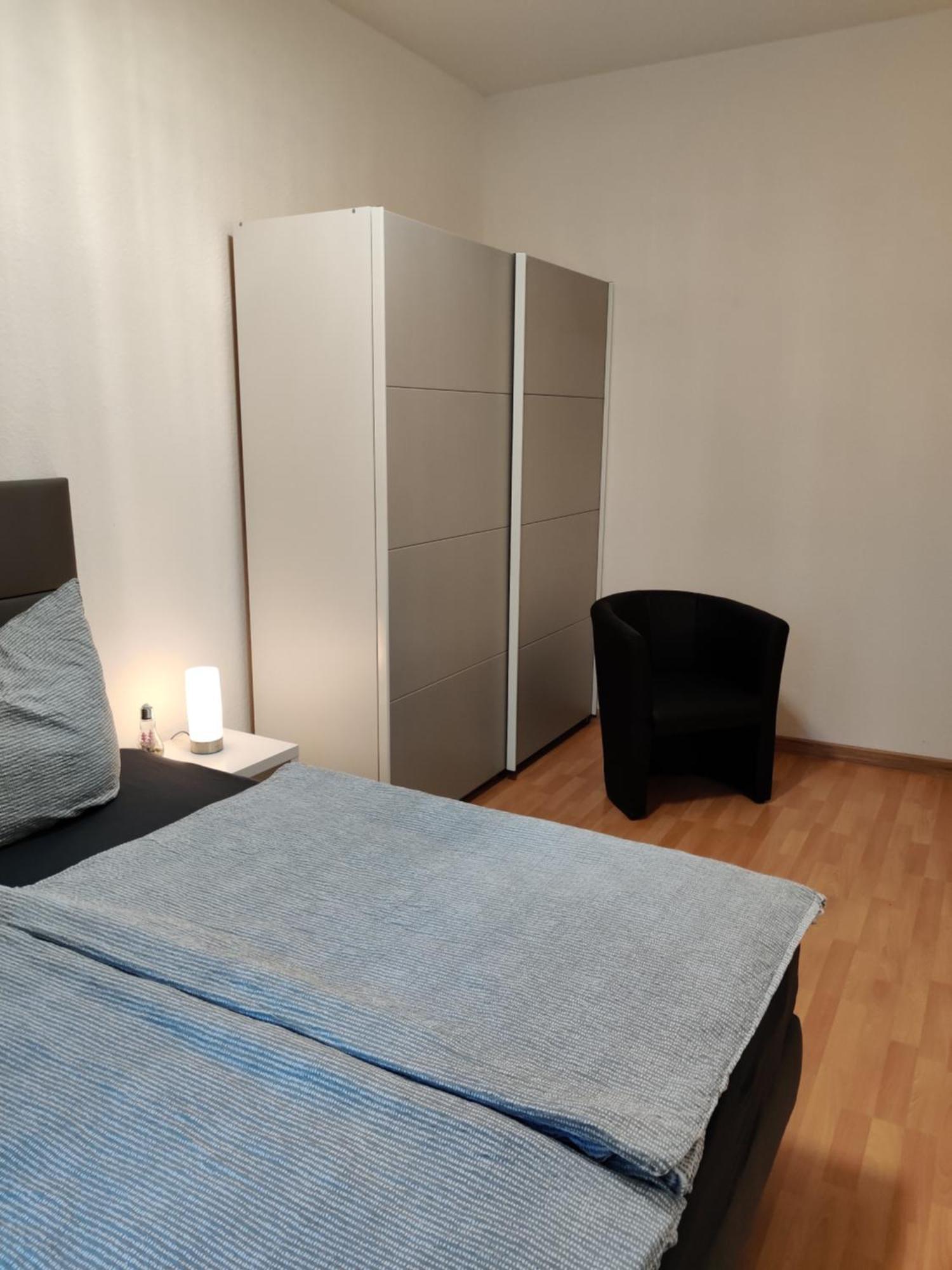 Family Apartments Salzhausblick: Central City Apartments with Hotel-Quality Beds Zittau Room photo